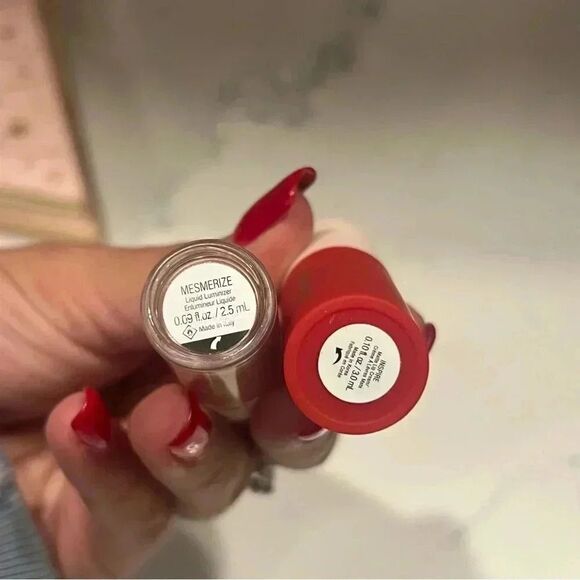 RARE BEAUTY Positive Light Liquid Luminizer & Lip Soufflé Matte Lip Cream Minis - Picture 4 of 5